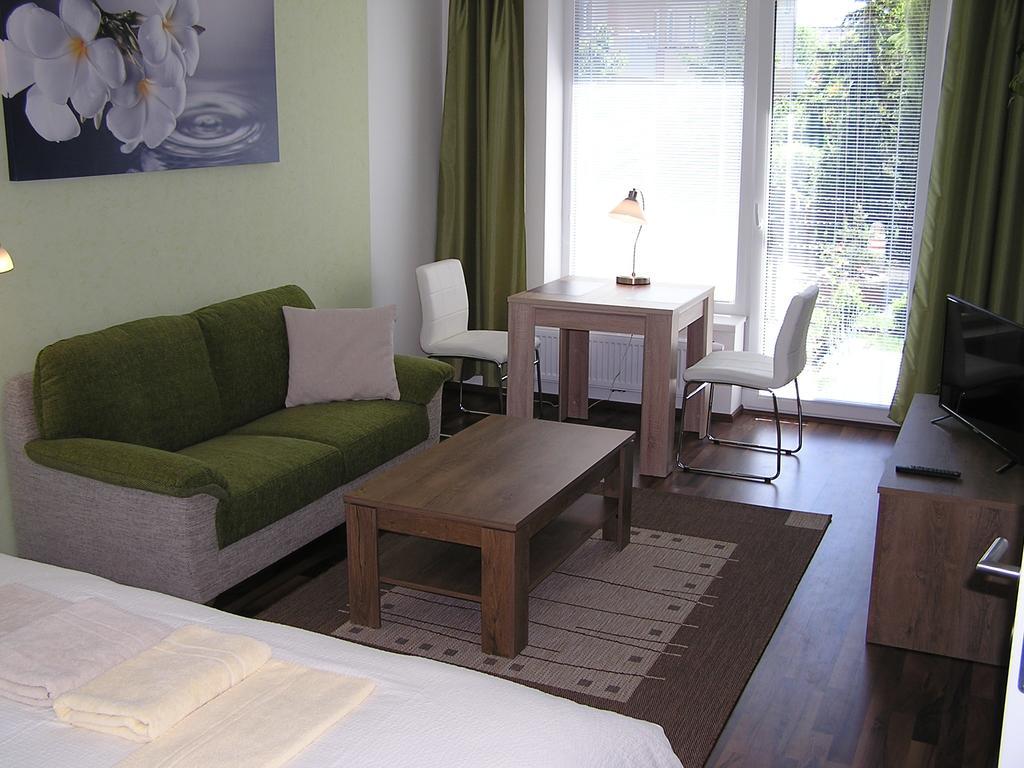 Gonda Apartments Hradec Kralove Exterior photo
